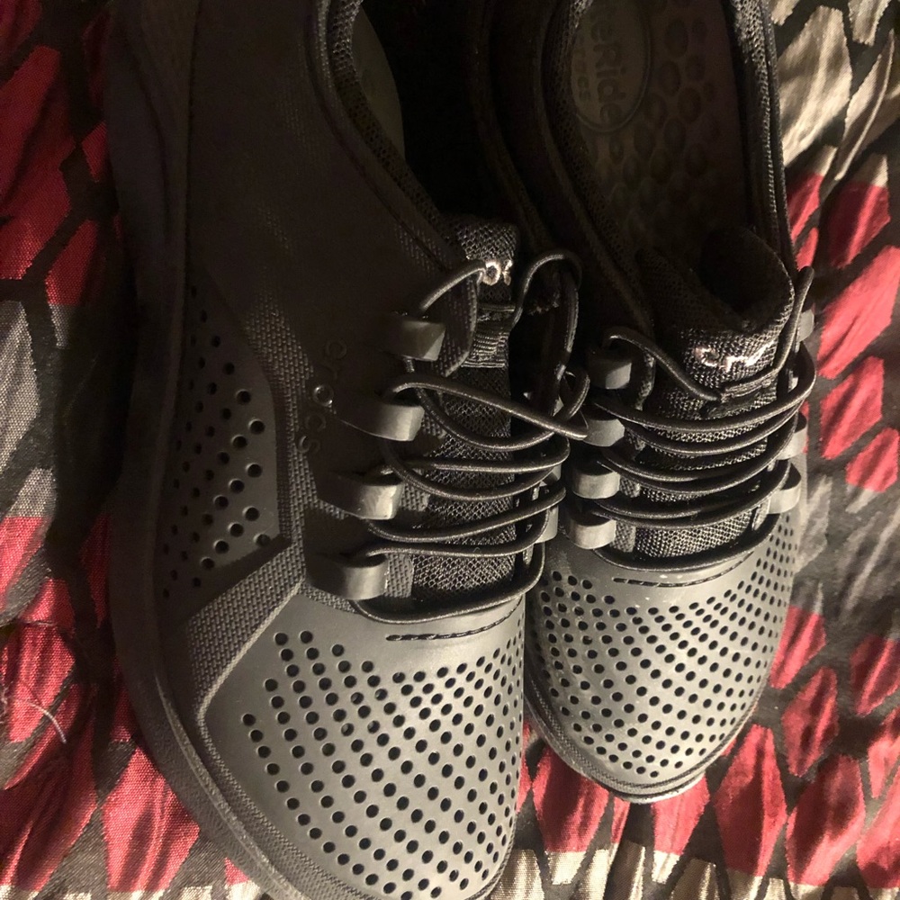 Kids croc pacer  size 3